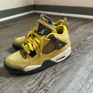 Jordan 4 Retro ‘Lightning’